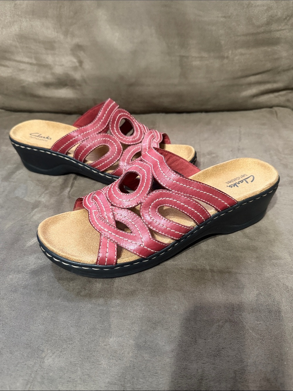 Clarks Bendables Red Cutout Slide Sandals for Women